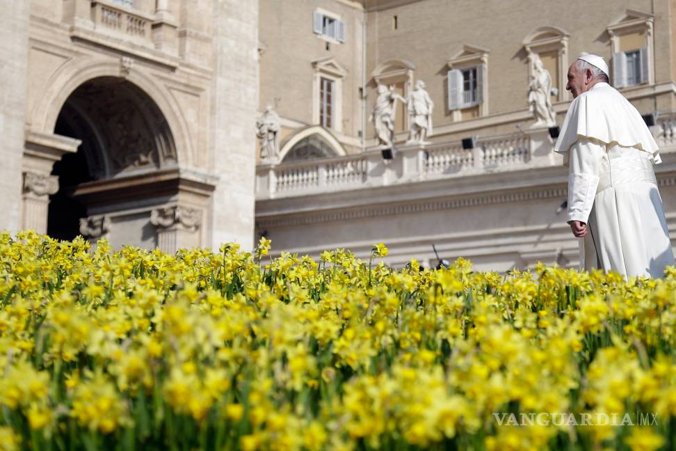$!El papa celebró vigilia de la Divina Misericordia y recordó muerte Wojtyla