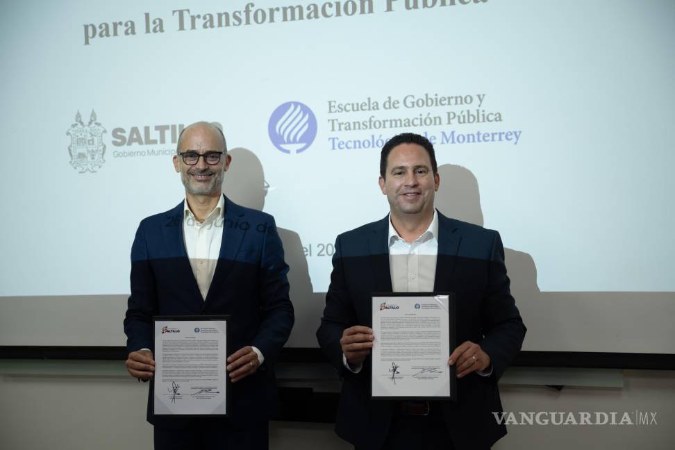 $!El alcalde Javier Díaz y Miguel Treviño de Hoyos consolidan el acuerdo entre Saltillo y el Tecnológico de Monterrey.