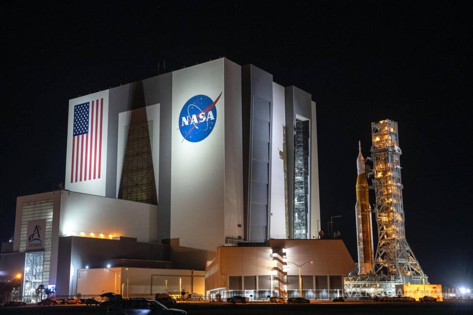 $!El cohete SLS con cápsula Orion, de la misión Artemis 1, es transportado desde el Vehicle Assembly Building de la NASA hasta el pad 39B del Kennedy Space Center.