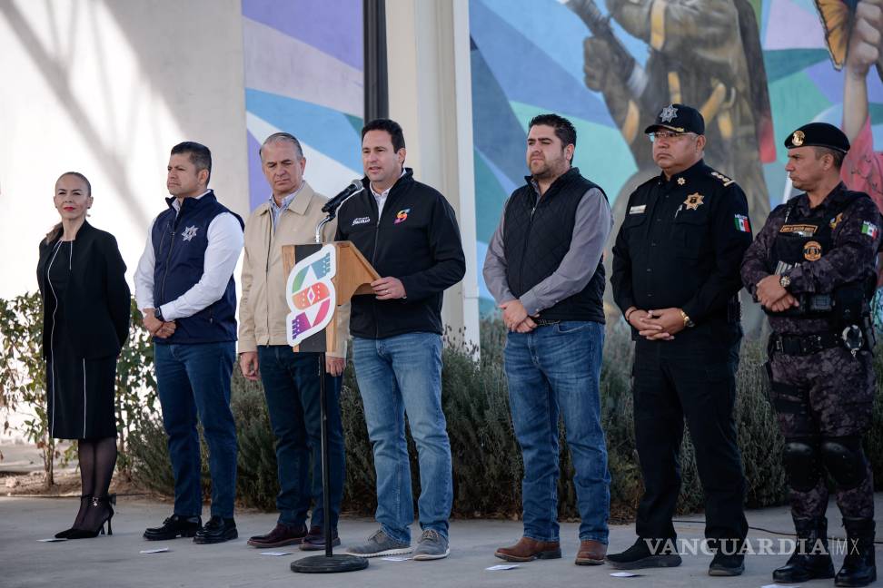 $!Autoridades municipales y de seguridad acompañaron al alcalde en su visita a la Academia de Policía, reafirmando el compromiso con la seguridad pública.