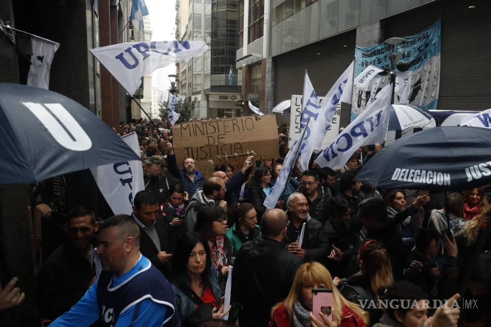 $!Macri declara a la Argentina &quot;en emergencia&quot; y acelera el ajuste para enfrentar la crisis