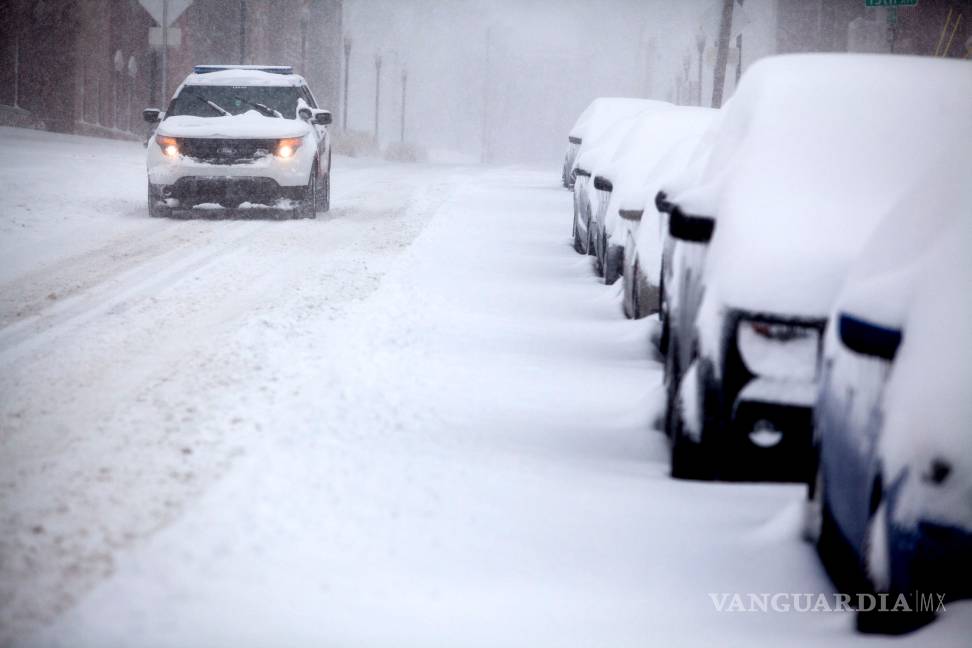 Suman 17 muertos por gigantesca nevada en la costa este de EU