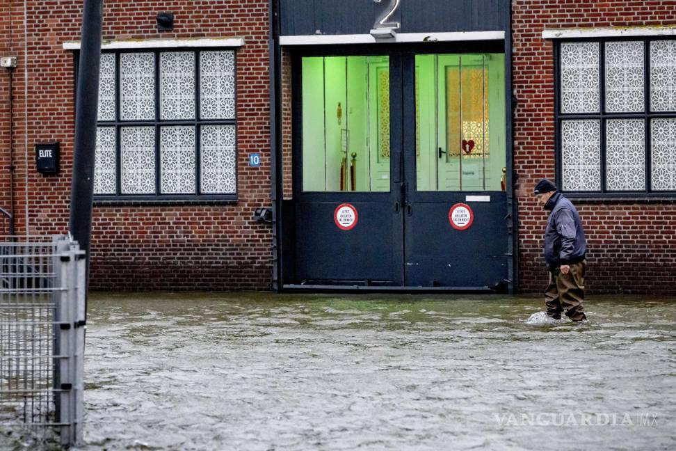 $!Inundaciones en Noordereiland en Rotterdam, Países Bajos. EFE/EPA