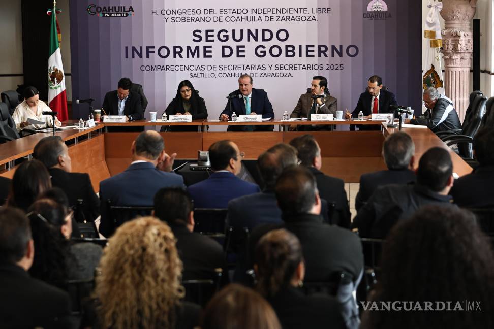 $!El secretario de infraestructura, Miguel Ángel Algara compareció este martes ante el Congreso local.