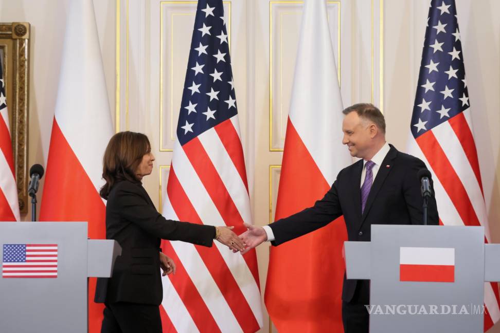 $!La vicepresidenta estadounidense Kamala Harris y el presidente polaco Andrzej Duda en el Palacio Belvedere en Varsovia, Polonia. EFE/EPA/Leszek Szymanski