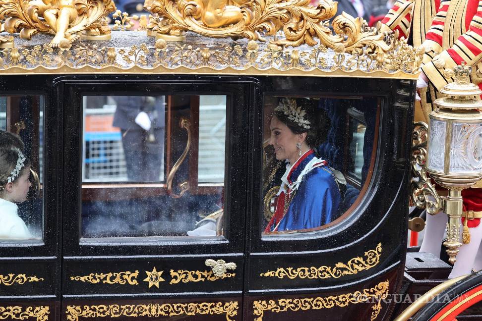 Así inicia el reinado del Carlos III tras una larga espera para ser el monarca británico (fotos)