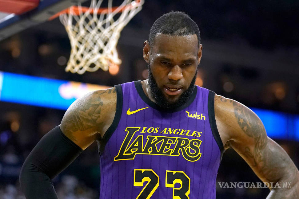 $!LeBron tendrá menos minutos con los Lakers