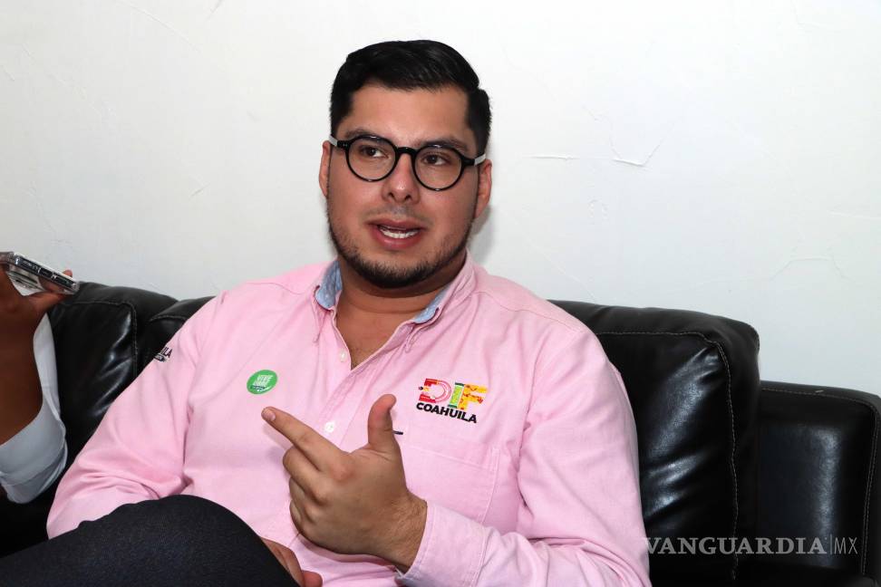 $!Ortiz destacó la importancia de que padres, docentes y adultos cercanos no minimicen las señales de alerta en adolescentes, subrayando que toda expresión relacionada con la muerte debe atenderse.