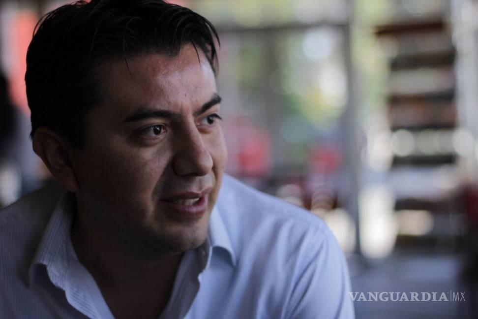 Pide ex rector a subdirector pensar a futuro