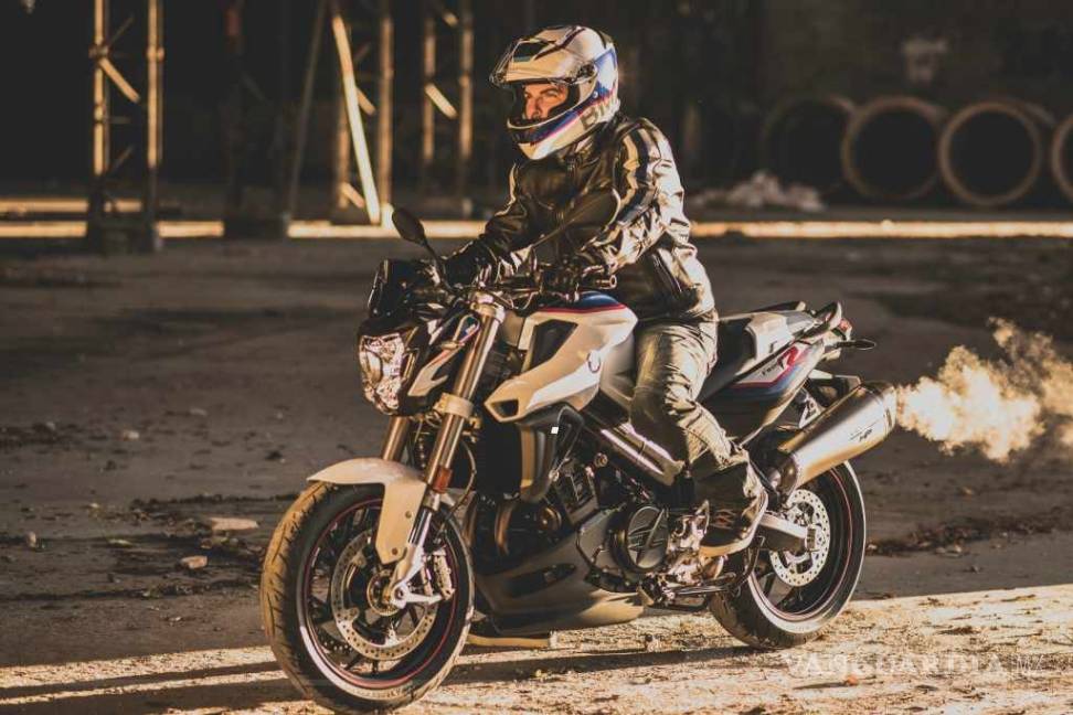 $!Checa la nueva moto de BMW, la F800R Akrapovic 2018