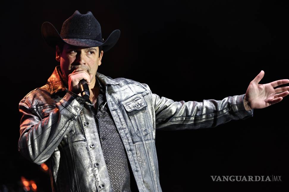 $!La noche fue una auténtica fiesta para los asistentes al concierto.