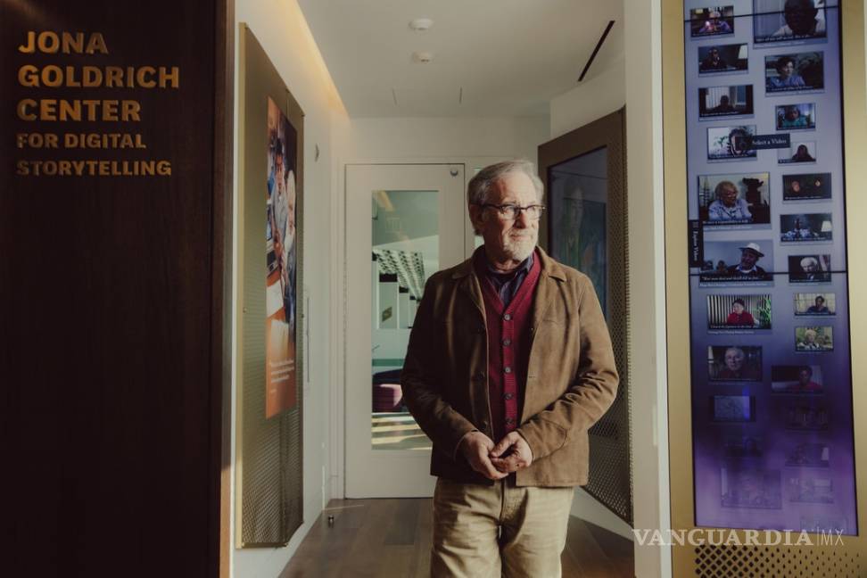 $!¡Histórico! Tras años de 'rivalidad', Steven Spielberg firma acuerdo con Netflix
