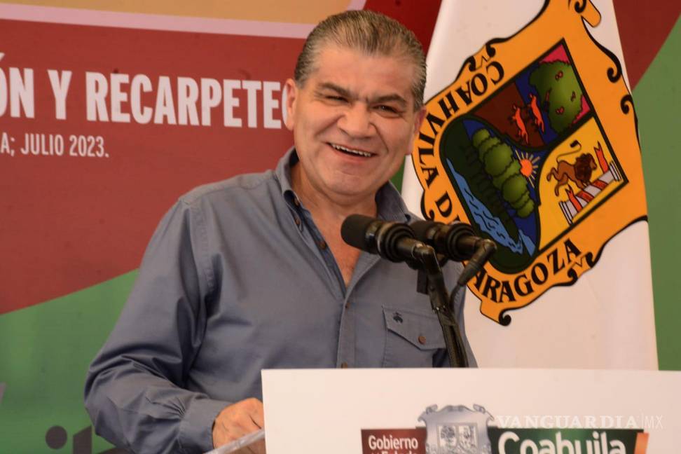 $!El gobernador Riquelme Solís destaca la importancia de la seguridad y cómo contribuye al desarrollo económico y social de la región.