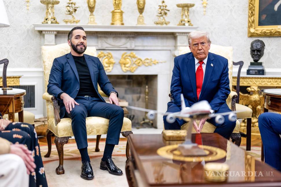 $!En sus dramáticas reuniones del Despacho Oval, transmitidas en directo por los noticieros por cable, Trump se ha creado un reality show en plena Casa Blanca.