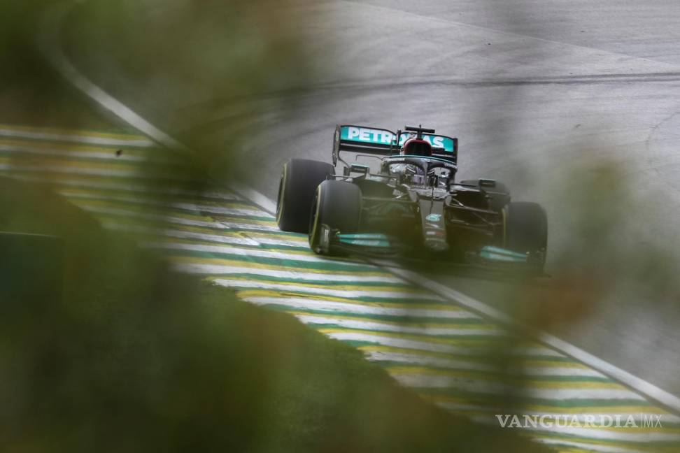 $!En la primera práctica del Gran Premio de Fórmula Uno de Brasil en el Autódromo José Carlos Pace en Sao Paulo. El británico Lewis Hamilton de Mercedes. La carrera se realizará este 14 de noviembre de 2021.