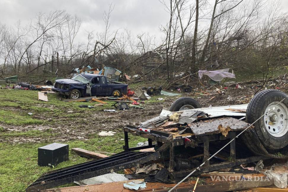 $!El paso de este tornado dejó millonarias pérdidas materiales, de acuerdo a los reportes preliminares.