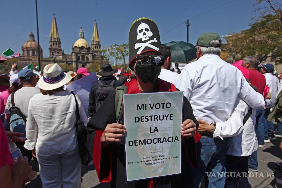 Así toman las calles y plazas miles de mexicanos para defender al INE (Fotos)