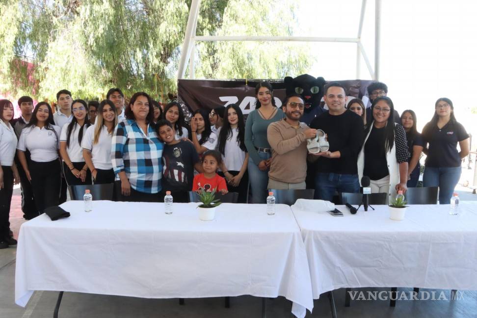 $!Jóvenes del Instituto Vistahermosa y el COBAIN organizaron la donación de calzado, involucrando a sus comunidades en esta noble causa.