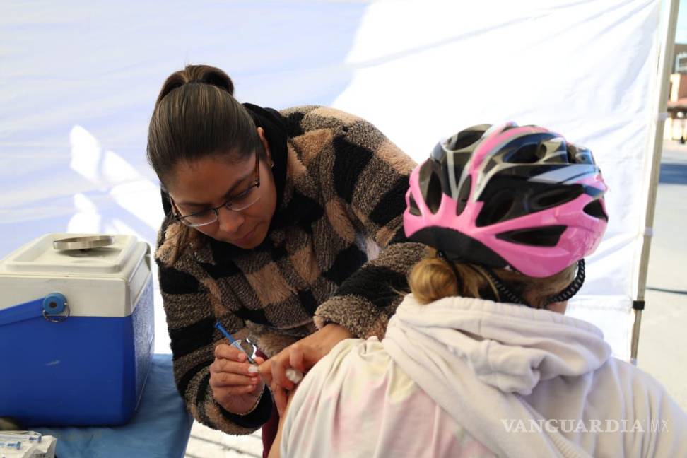 $!La Dirección de Salud Pública Municipal instaló módulos para la detección oportuna de diabetes e hipertensión.