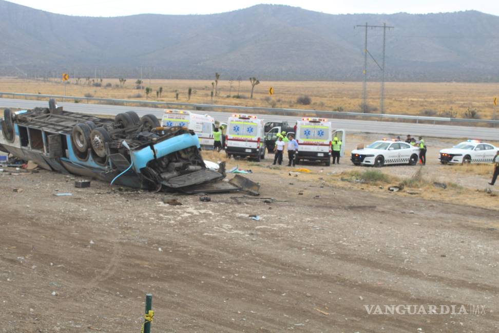 Camionazo mata a tres comerciantes de Monclova; hay 16 heridos