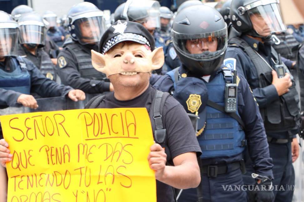 $!Marchan maestros del Ángel al Zócalo