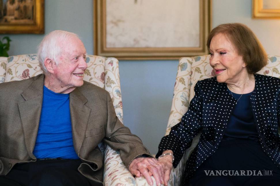 $!El expresidente Jimmy Carter y su esposa, Rosalynn Carter, en su casa en Plains, Georgia, el 25 de junio de 2021.