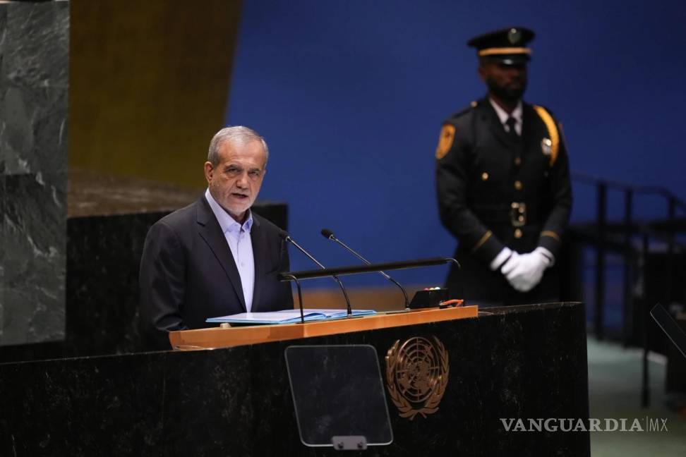 $!El presidente de Irán, Masoud Pezeshkian, se dirige a la 79ª sesión de la Asamblea General de las Naciones Unidas en la sede de las Naciones Unidas.