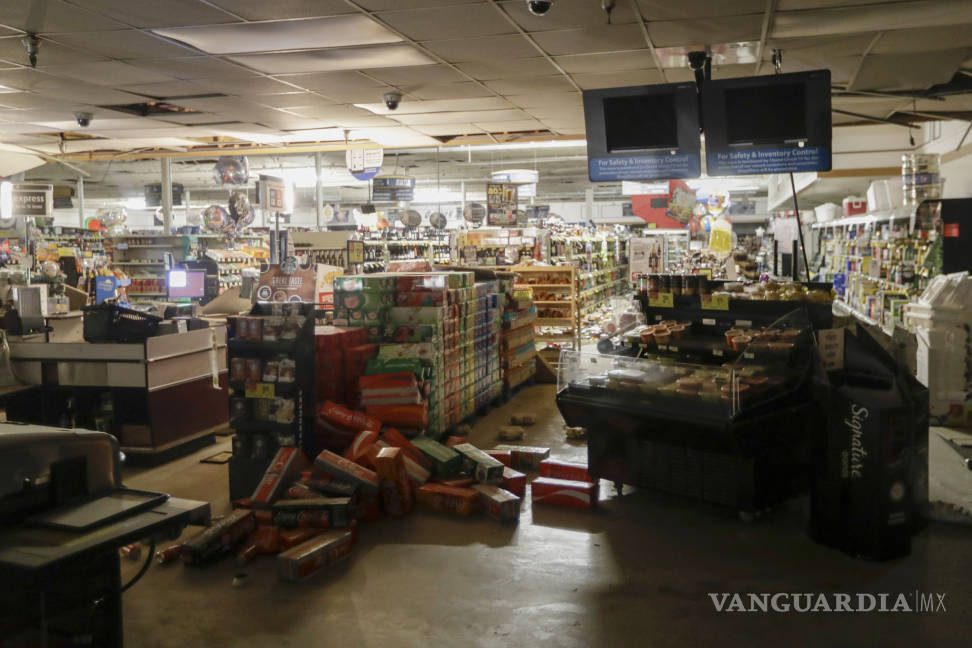 $!California es sacudida por un terremoto de magnitud 7.1 (fotogalería)