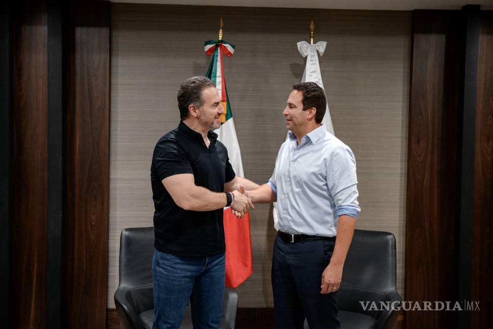 $!Los alcaldes Javier Díaz y Adrián de la Garza reafirmaron su compromiso de colaboración entre Saltillo y Monterrey, enfocándose en seguridad y desarrollo regional.