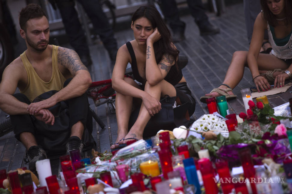 $!Policía española busca a sospechosos del ataque en Barcelona