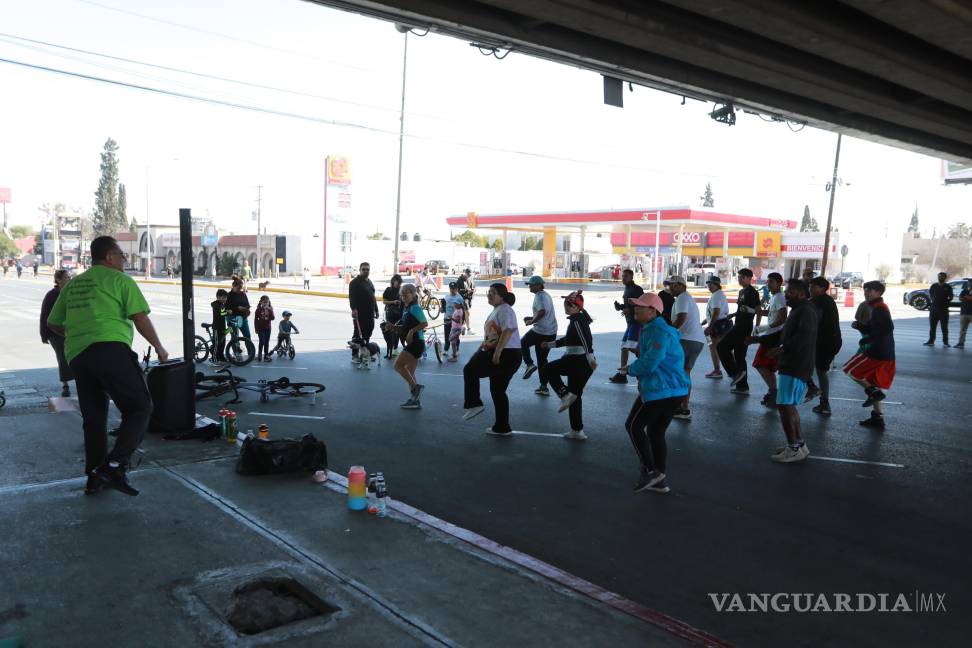 $!Decenas de familias se dieron cita en la Ruta Recreativa “Por amor a Saltillo” para disfrutar de actividades deportivas, recreativas y de salud.