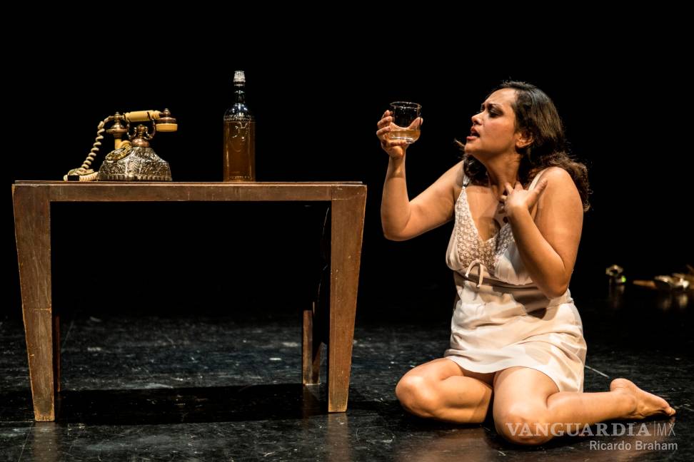 $!Teatro saltillense presenta el dolor humano y un futuro prometedor