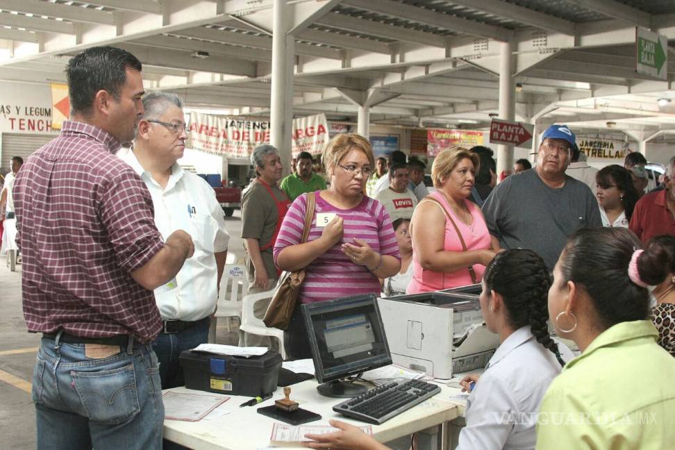 $!DIF Torreón apoya a locatarios del Mercado Alianza con servicios asistenciales