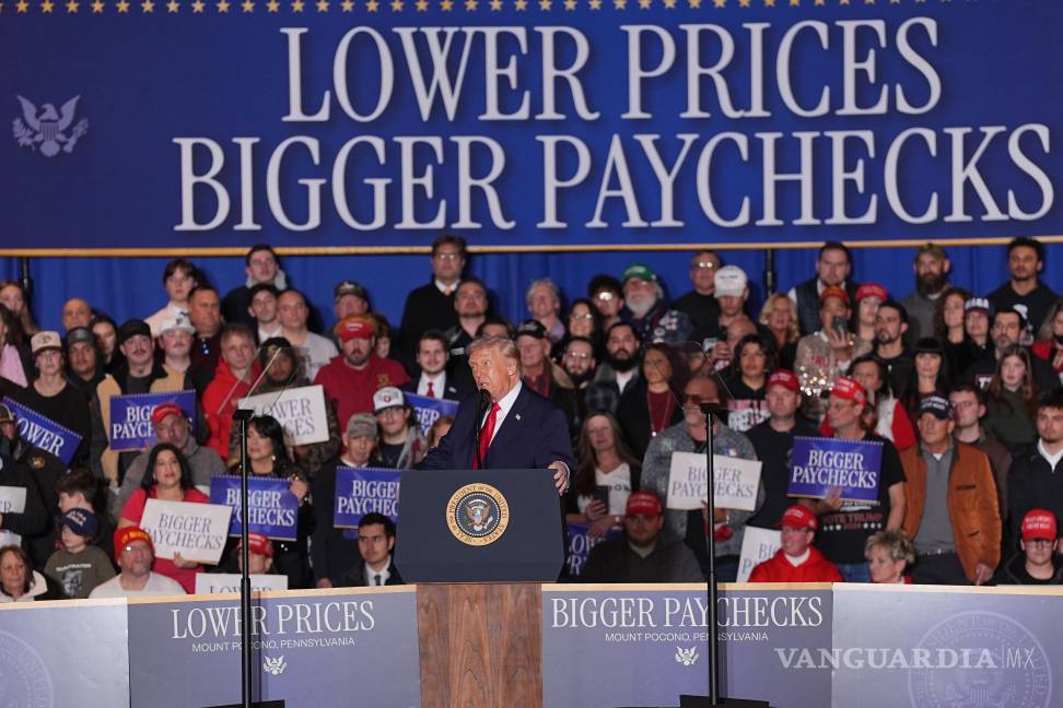 $!Donald Trump habla durante una reunión en el Mount Airy Casino Resort en Mount Pocono, Pensilvania.