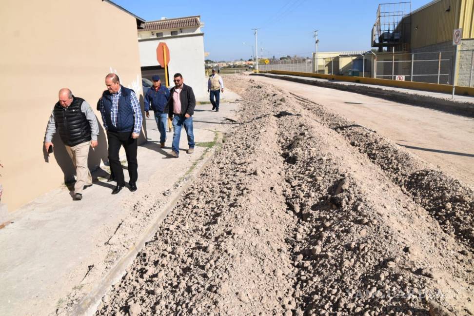 $!Supervisan trabajos de pavimentaciones en Bordo Sur y Alejo González en Piedras Negras