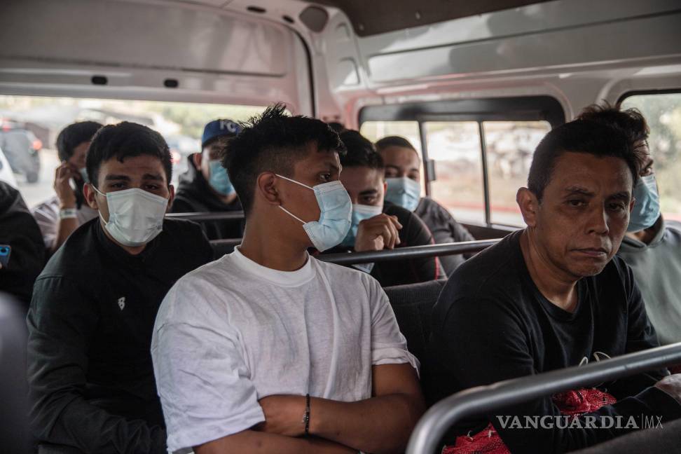 $!Migrantes repatriados a Tijuana,Baja Californa; a unos días de que se habilitara el albergue federal.