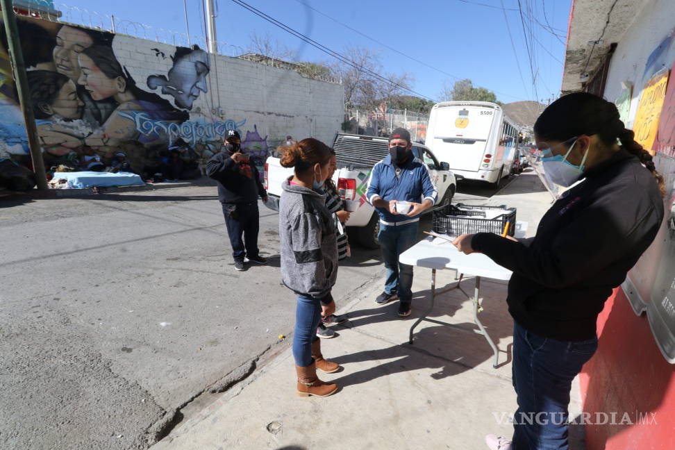 $!'Solo pedimos un techo', dicen migrantes en Saltillo que duermen a la intemperie