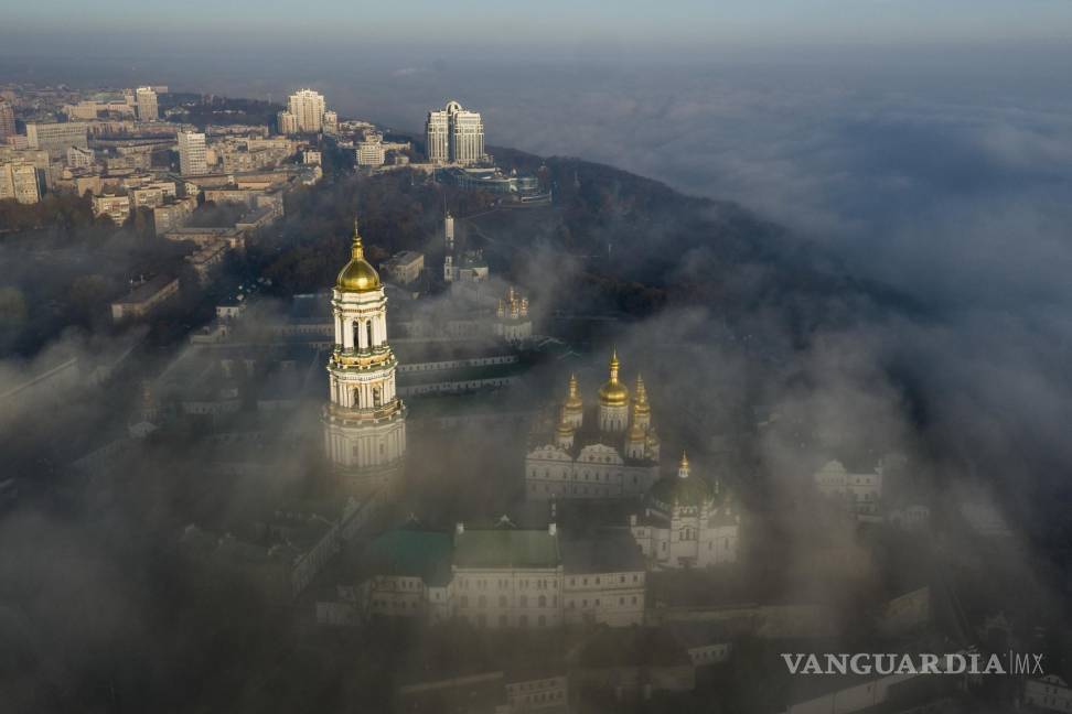 $!El Monasterio de las Cuevas de mil años de antiguedad, también conocido como el Kyiv-Pechersk Lavra. AP/Evgeniy Maloletka
