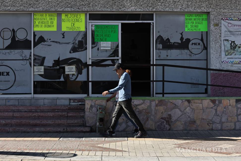 $!Los empleados denuncian que los créditos y prestaciones son insuficientes para cubrir sus necesidades.