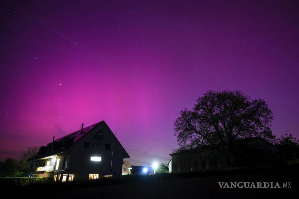 Inusual y potente tormenta solar pinta los cielos del hemisferio norte con coloridas auroras boreales (fotos)