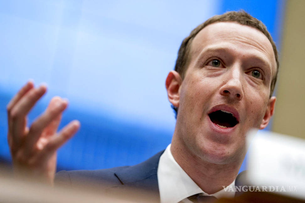 $!Las ridículas preguntas que Zuckerberg respondió a los legisladores