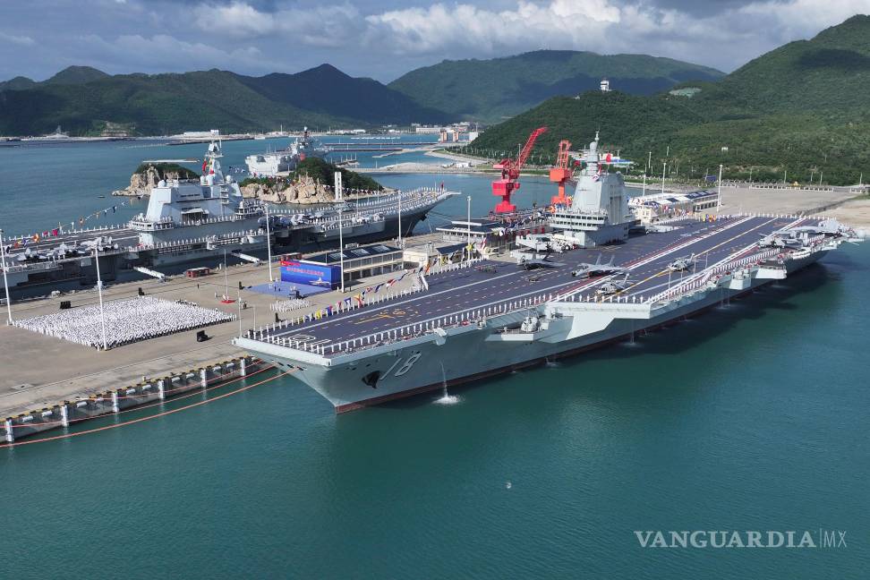 $!La ceremonia de puesta en servicio y presentación de la bandera del Fujian, el tercer portaaviones de China y el primero diseñado y construido por el propio país.