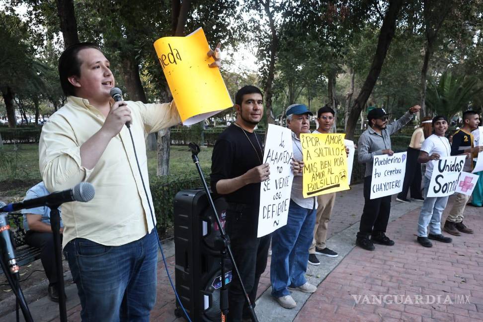 $!Ciudadanos participaron en la manifestación dominical bajo el lema “la alameda no se vende, la alameda se defiende”, reafirmando su rechazo al proyecto.
