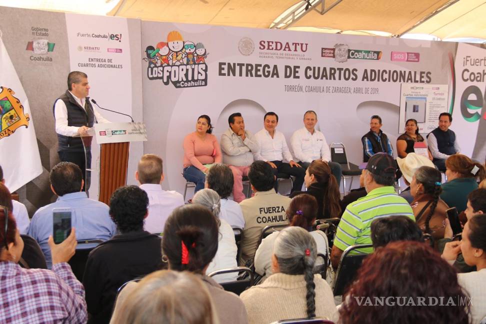 $!Riquelme entrega en Torreón 90 cuartos adicionales