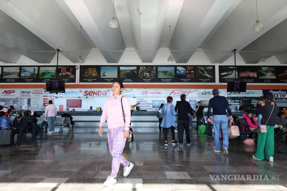 $!Familias, estudiantes y turistas confluyen en la Central de Autobuses, donde la variedad de destinos refleja las múltiples historias detrás de cada viaje.