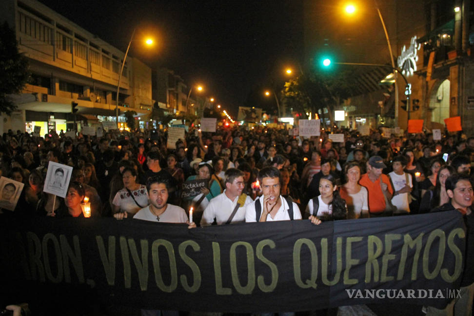 $!Policías de Huitzuco mintieron, sí fueron a Iguala la noche que desaparecieron normalistas: PGR