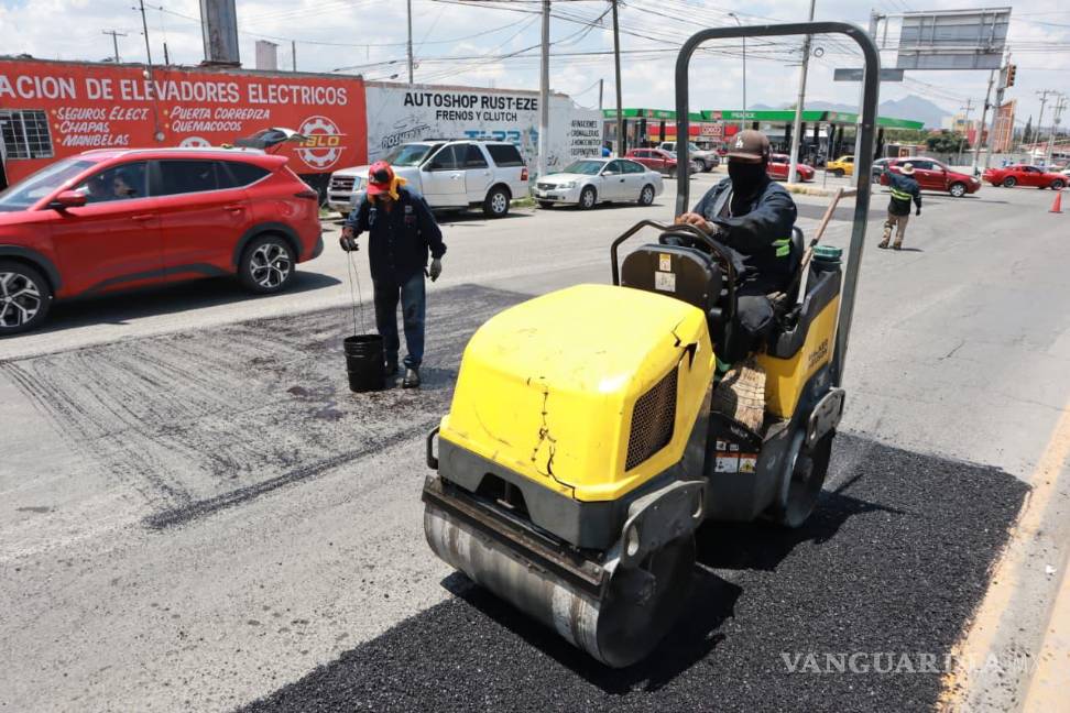 $!Rehabilitación de la carpeta asfáltica en el bulevar José María Rodríguez, en el sector norte de la ciudad.