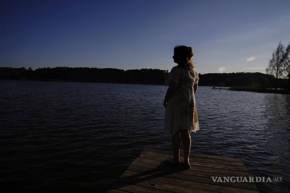 $!Emma, de 18 años, representa un retrato en Georgia