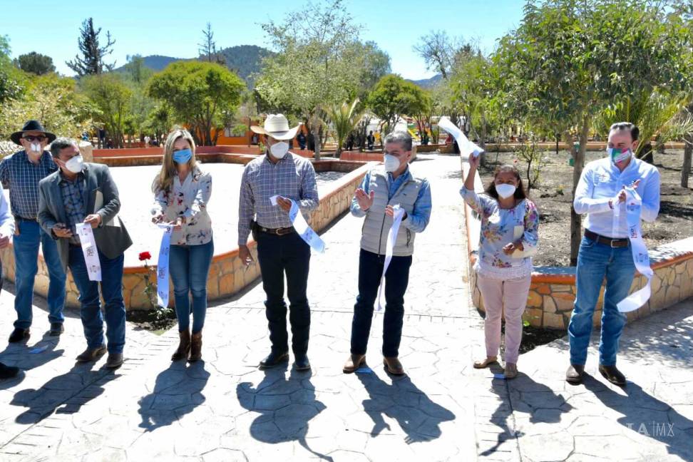 $!Gobierno de Coahuila entrega apoyo a productores de San Antonio de las Alazanas