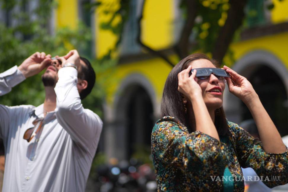 Así cautiva, maravilla y asombra el eclipse solar desde Mazatlán hasta la isla de Terranova (fotos)
